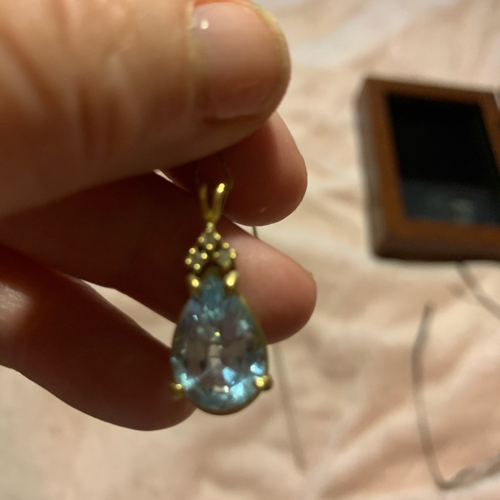Estate Vintage 3.5 ct blue topaz pendant 14k